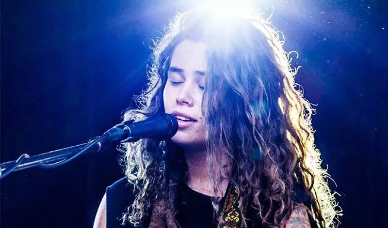Image: Tash Sultana: amazing show, bad audience.