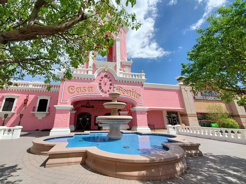 Image: casa bonita outside fountain