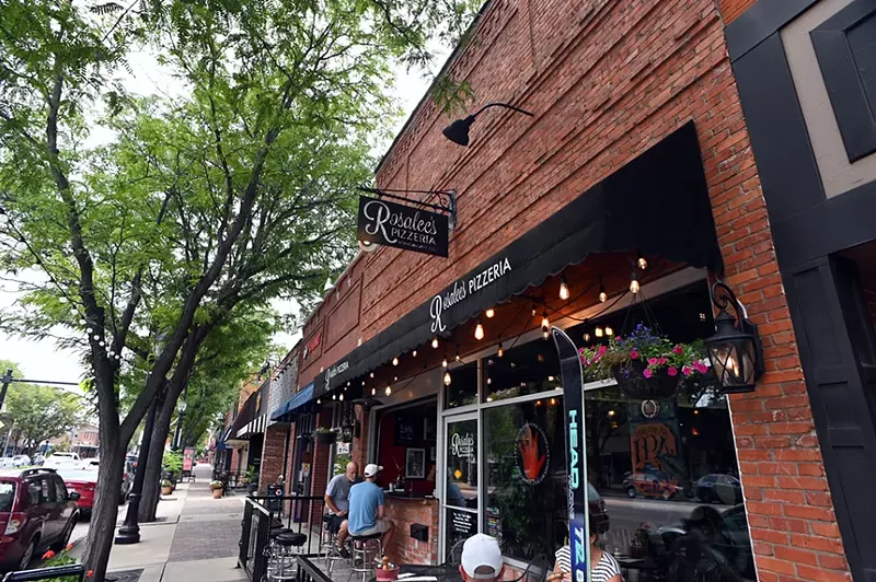 Image: pizza joint outside