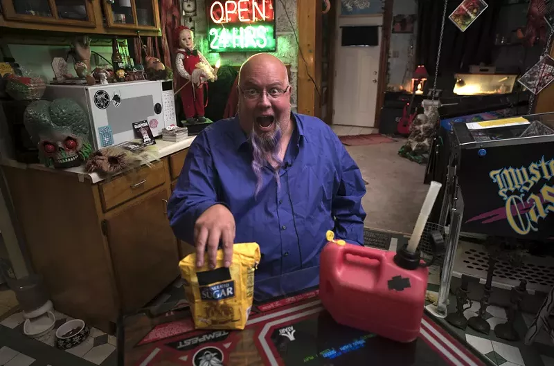 Image: Doug “Groovey” Newville making a promo for Horrorhouse Fest.