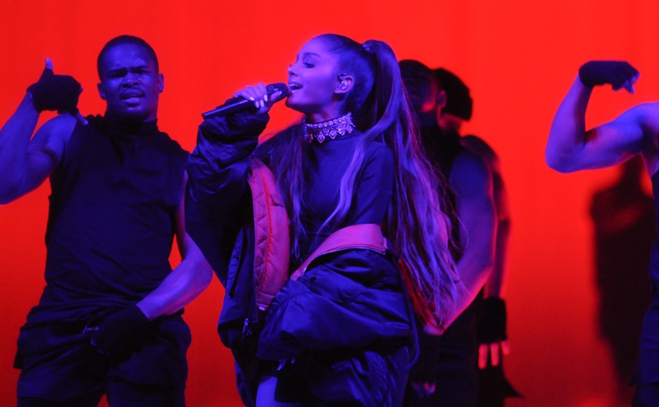 Review: Ariana Grande's Set Designer Kept Her in the Dark at Pepsi Center
