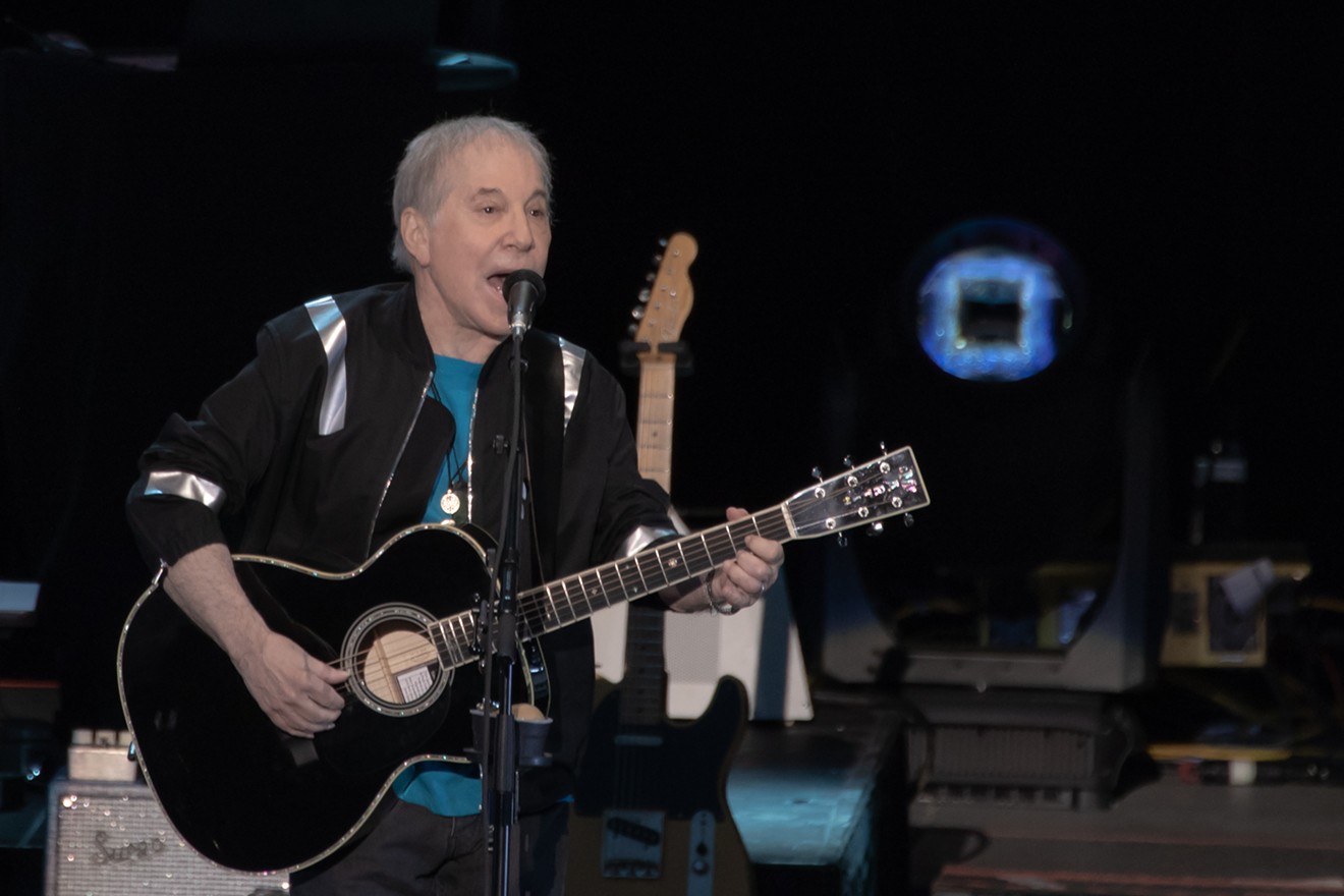 Paul Simon performed at Fiddler's Green Amphitheatre on May 30.
