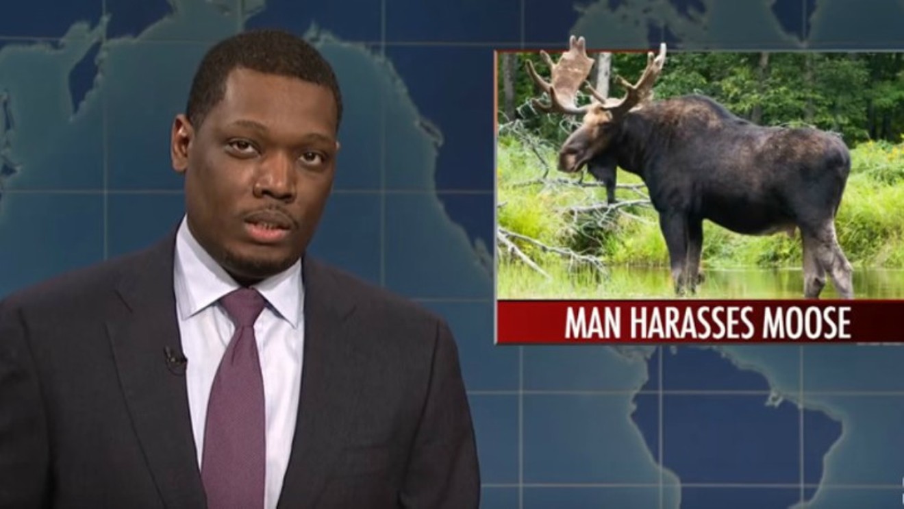 Saturday Night Live Weekend Update co-host Michael Che takes a different angle on the Frisco moose encounter.