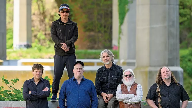 Kyle Hollingsworth, Michael Kang, Michael Travis, Keith Moseley, Billy Nershi and Jason Hann