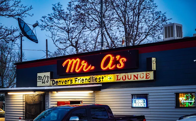 Image: Shift Drinks: The Squire's Cam Omlid Doesn't Sag at Mr. A's