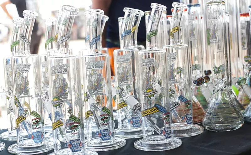 Image: Snow, Gatorade, Tea: What Can I Put in My Bong That Isn't Water?