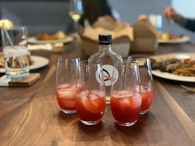 Image: You can still order takeout cocktails and other alcohol in Colorado.