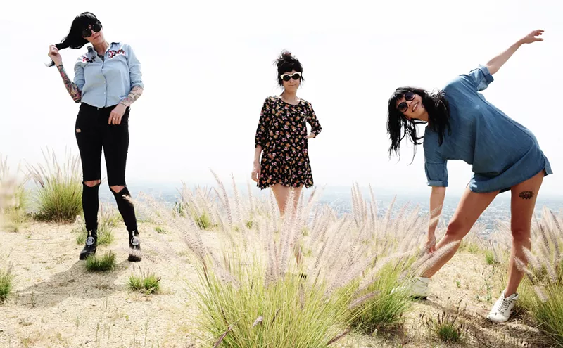Image: The Coathangers Refuse to Bottle Up Rage, Laughter or Mistakes
