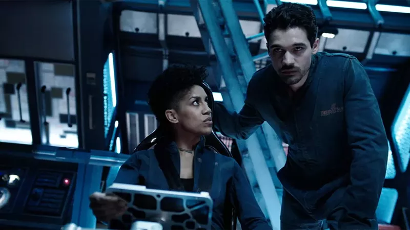 Image: Dominique Tipper and Steven Strait in The Expanse