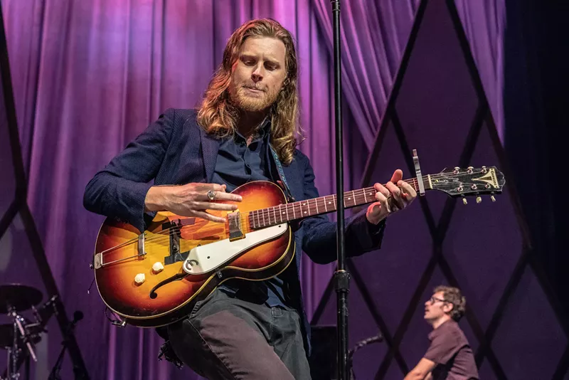 Image: Wesley Schultz rocks out.