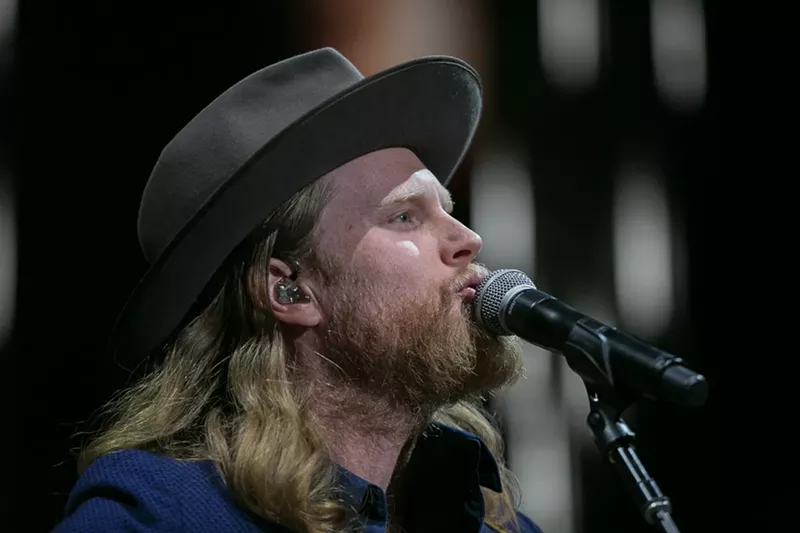 Image: The Lumineers performing at Fiddler's Green, August 25, 2017.