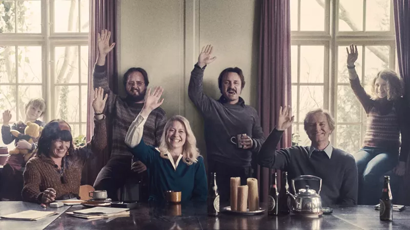 Image: The full commune agrees!