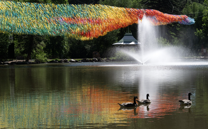 Image: Thousands Flock to Green Mountain Falls for Viral Art Installation