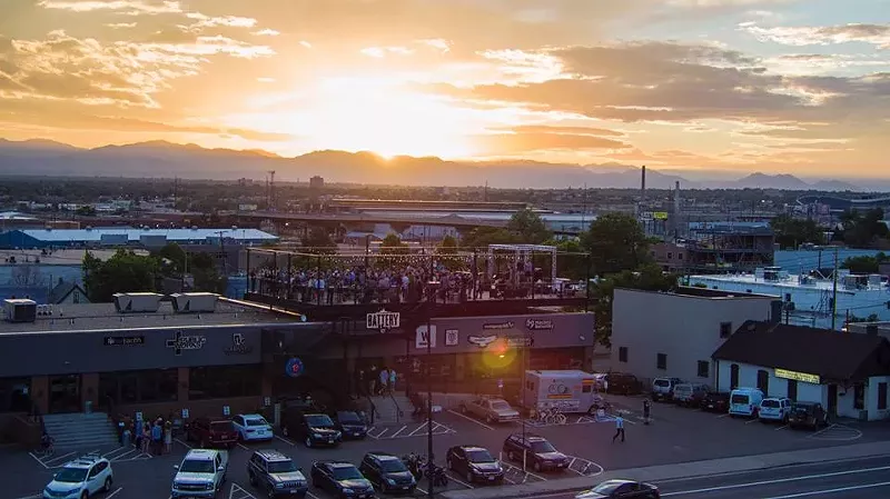 Image: Heck, yeah: a rooftop party.