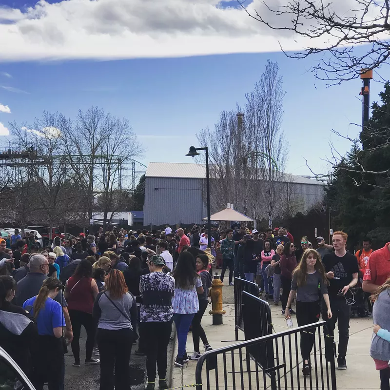 Image: The lines were long at Elitch Gardens' season pass holders' preview.