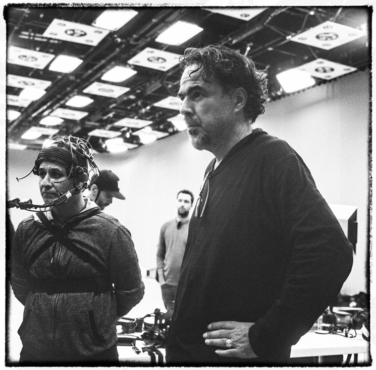 Alejandro G. Iñárritu on the set of Carne y Arena. - CARNE Y ARENA