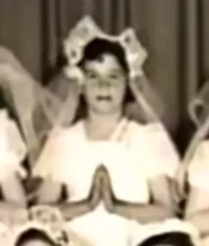 Lovelace at the time of the Catholic school. - YOUTUBE