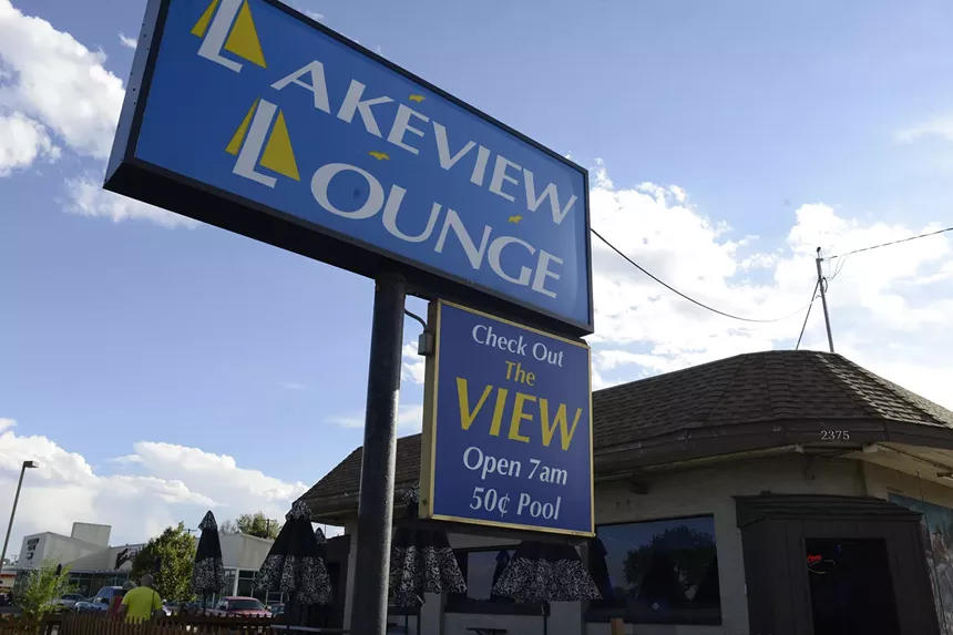 blue  sign that says "lakeview lounge"