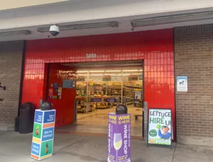 The entrance of the Centennial King Soopers where Santino Burrola caught the shoplifters on video.
