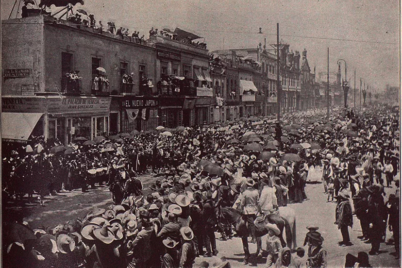 A picture of Cinco de Mayo in Mexico City around the turn of the 20th century.