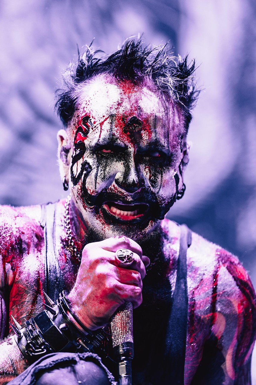 Opening act, Mudvayne, was formed in Peoria, IL in 1996. Jason Myers (@memorandum_media)