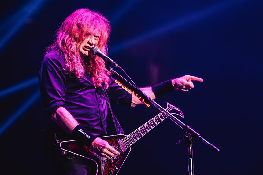 Dave Mustaine serenades the crowd. Jason Myers (@memorandum_media)