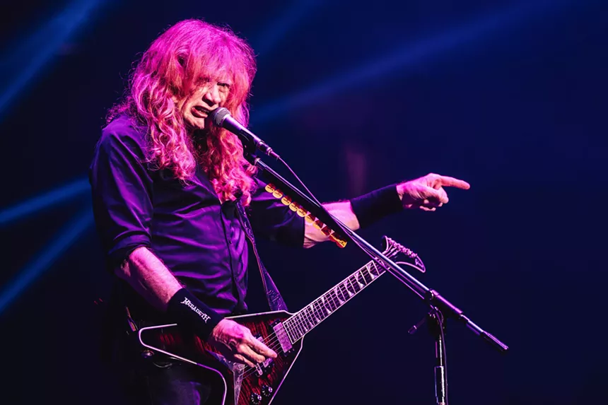 Dave Mustaine serenades the crowd. Jason Myers (@memorandum_media)