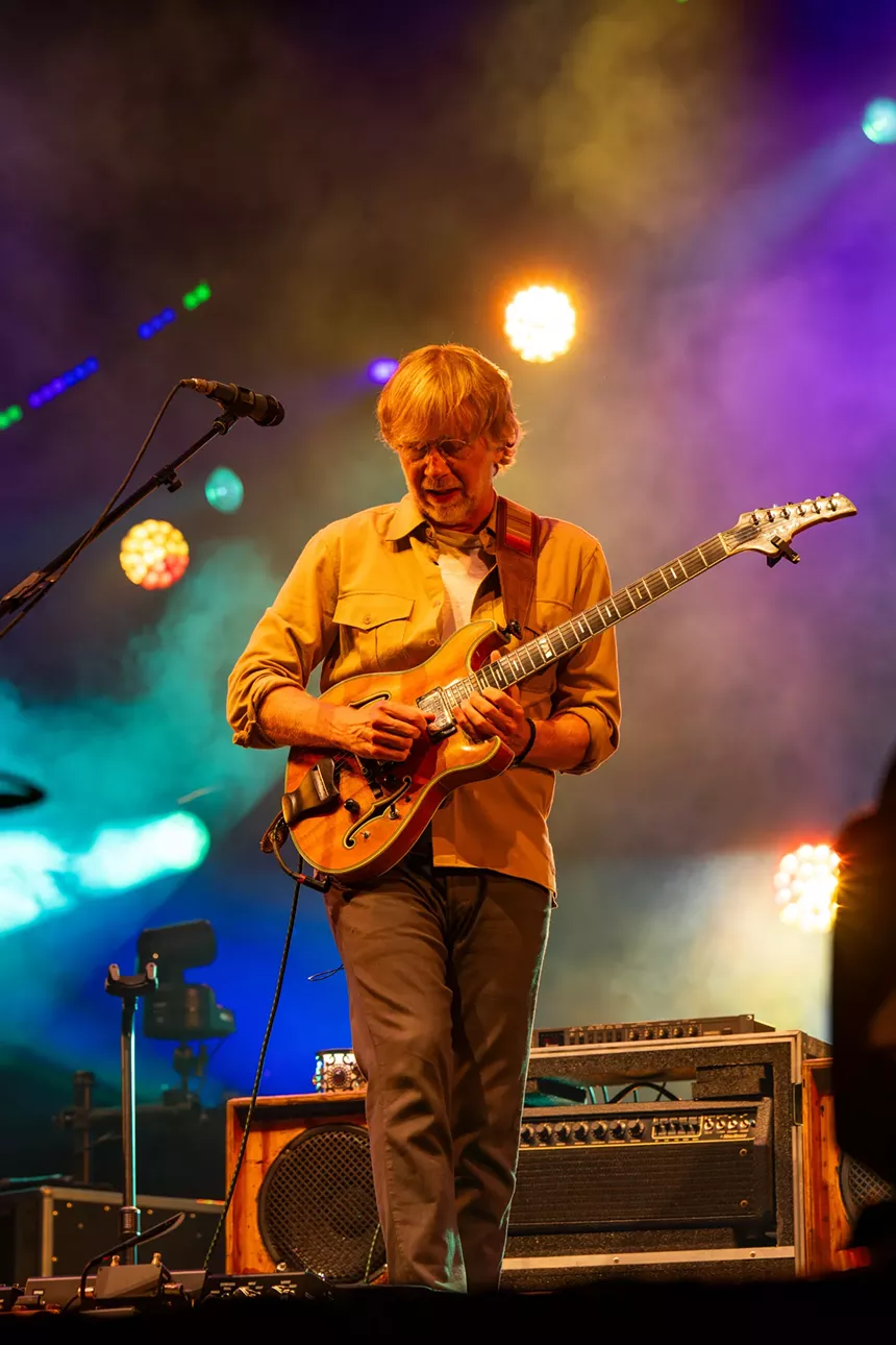 Trey Anastasio playing guitar