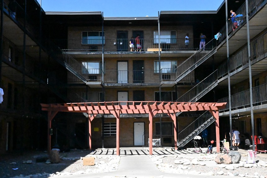 An apartment complex in Aurora houses mostly migrants.