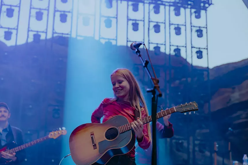 A picture of Alice Phoebe Lou smiling during her Red Rocks performance.