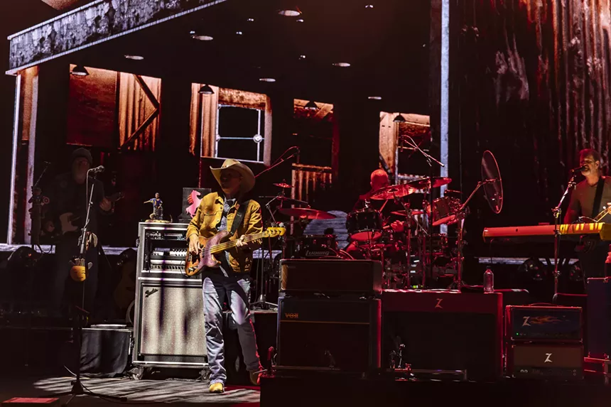 A photo showing Brad Paisley's band.