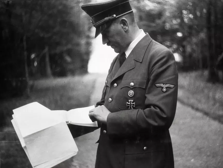 hitler reading paper