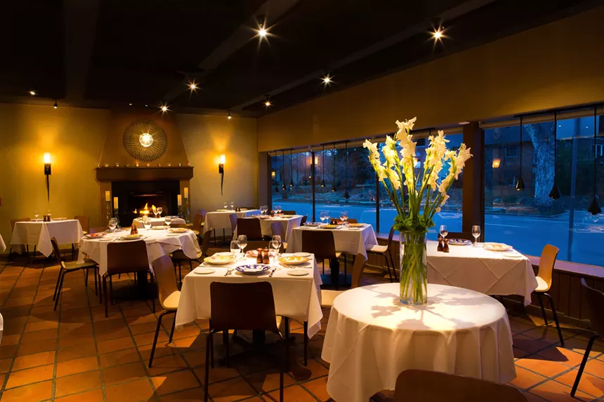 restaurant dining room
