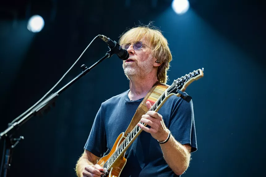Trey Anastasio singing
