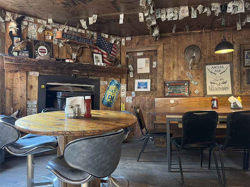 Bucksnort dining room