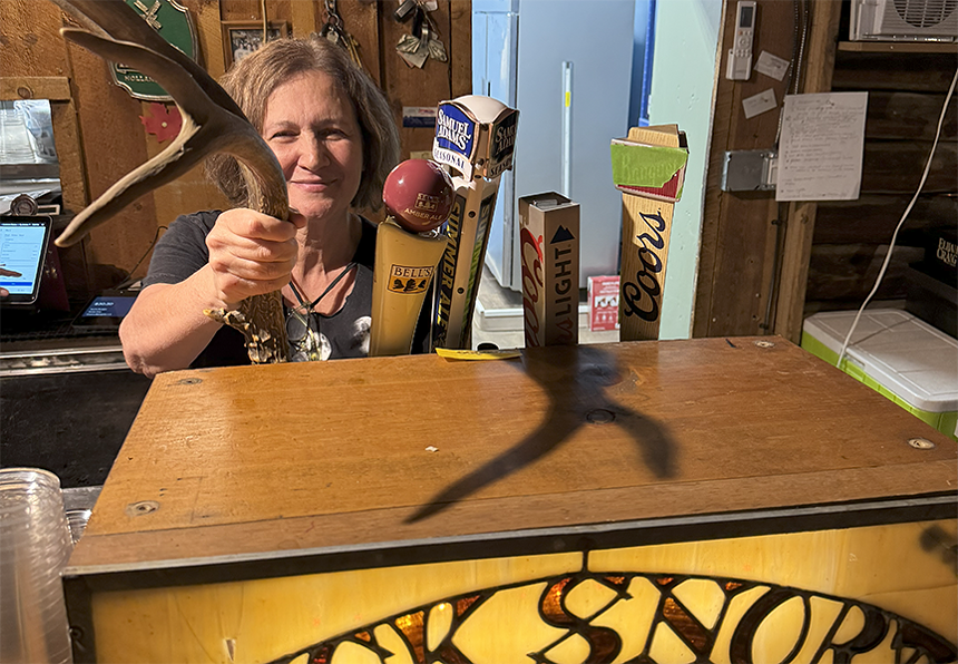 Bucksnort bartender