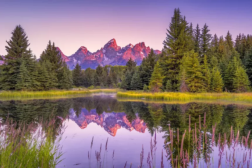 Hello, Jackson Hole. - DEAN FIKAR/SHUTTERSTOCK.COM