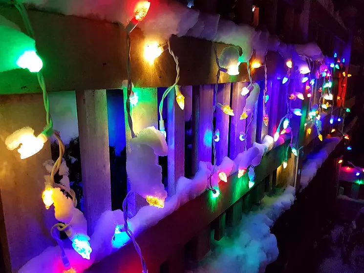 Lights are winter's way of saying "not all hope is lost." - WAFERBOARD AT FLICKR