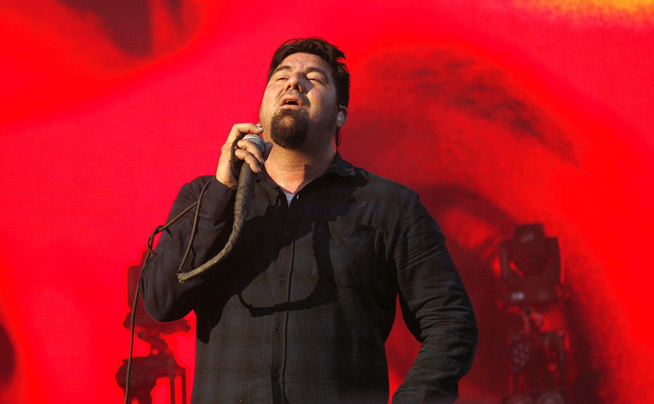 Deftones are at the Pepsi Center tonight with Rise Against.