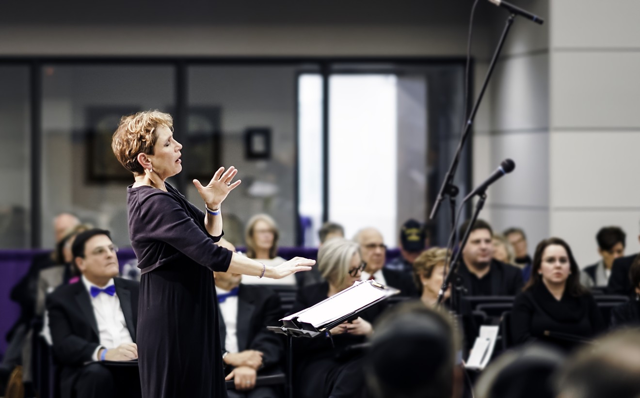 Leah Peer is the founder and musical director of Kol Nashim, the women's choir within the Colorado Hebrew Chorale.