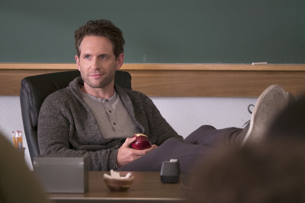 Glenn Howerton plays Jack Griffin, a Harvard philosophy professor-turned-high-school biology teacher who reluctantly returns to his home town of Toledo in A.P. Bio.