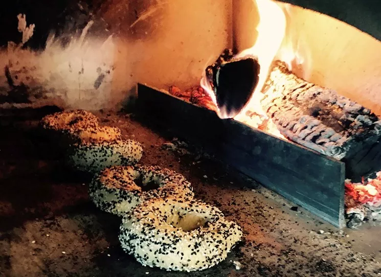 Woodgrain Bagels Aurora Bakery, Cafe Restaurant