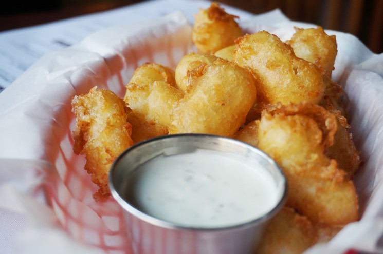 The money shot: cheese curds at Wally's.