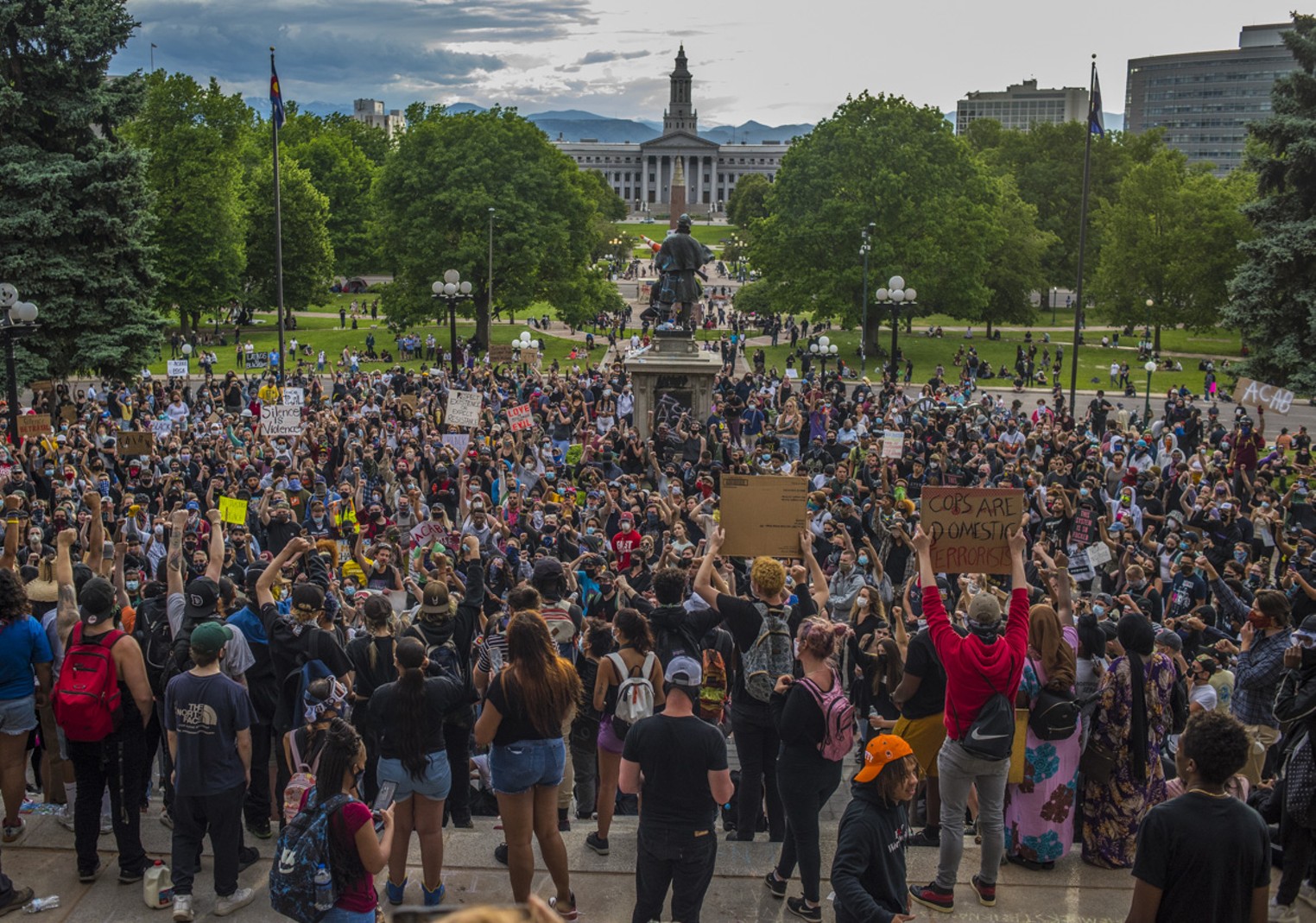 Photos Peaceful Protests Again Turn Violent in Denver on Day Four