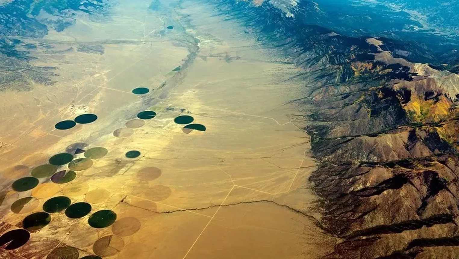 The Largest Earthwork by a Woman Artist Is on View in the San Luis Valley - Vimarsana News