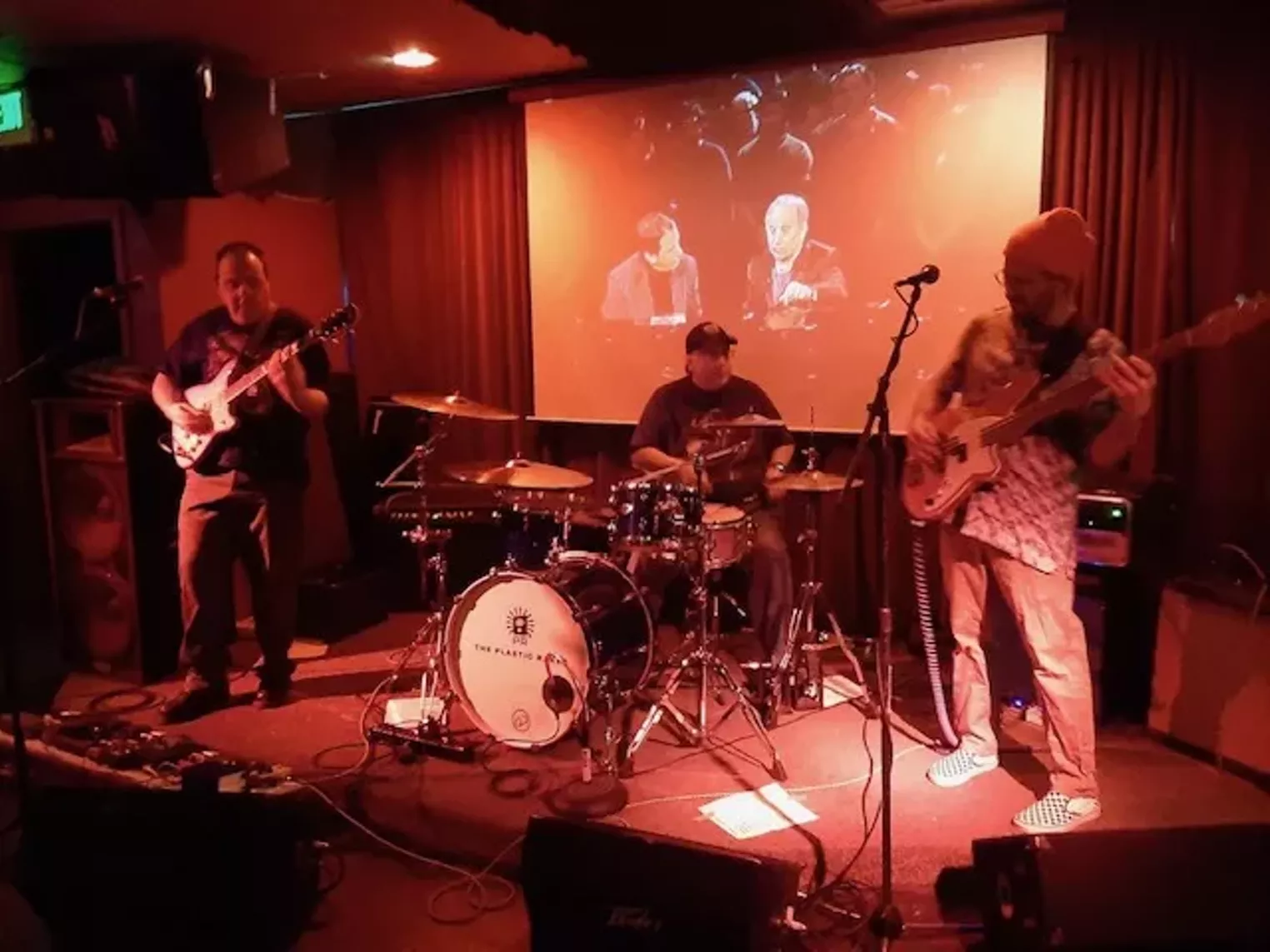 Plastic Rakes and Twinheads Play Outdoor Concert at Sundays on 13th Flea Market - Vimarsana News