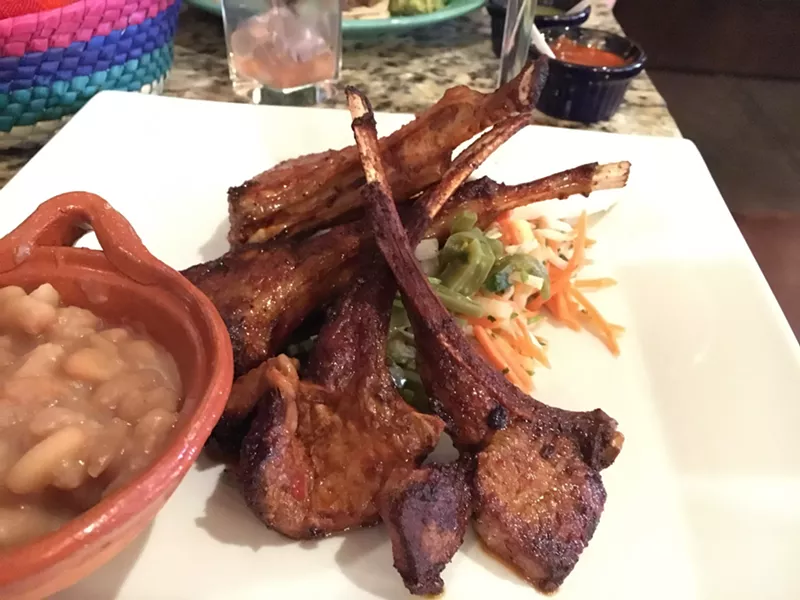 Image: Costillas de cordero with frijoles de olla.