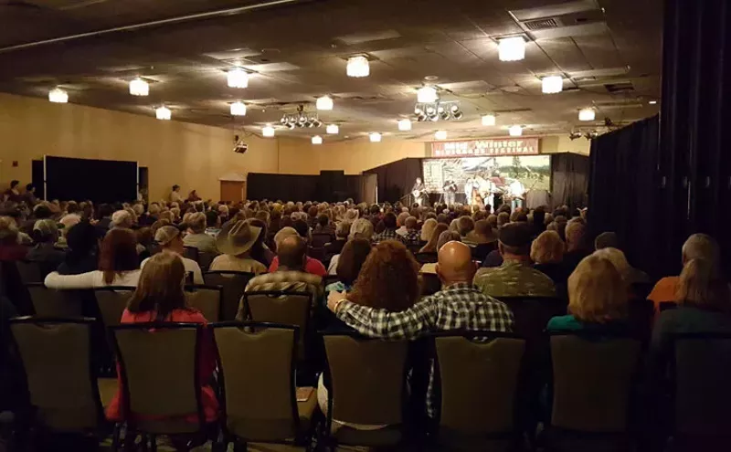 Image: Warm Up at the Midwinter Bluegrass Festival