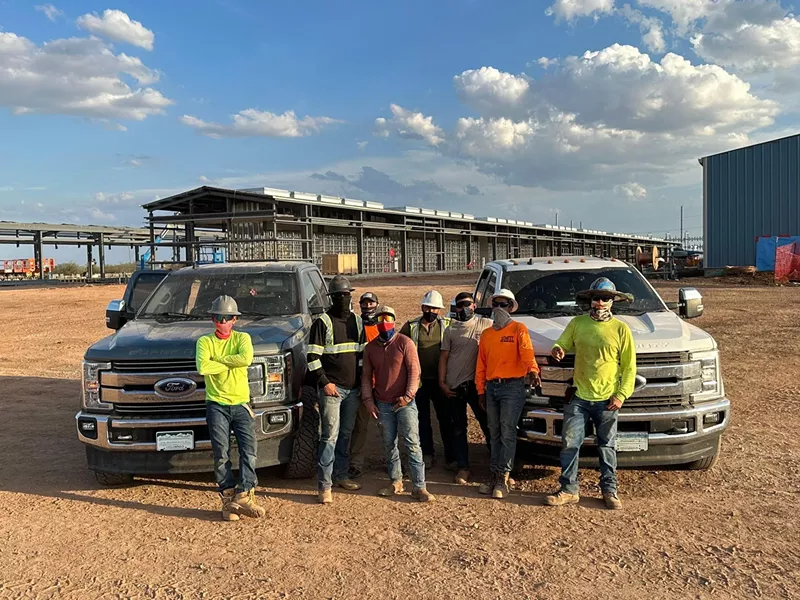 Image: undocumented immigrants working