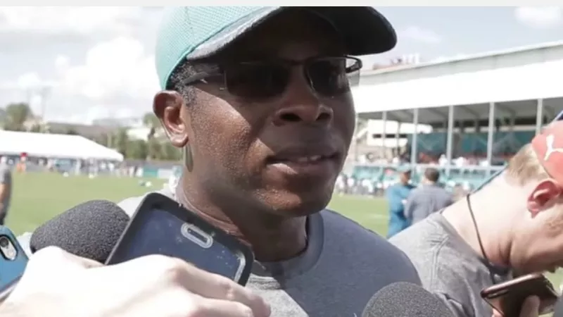 Image: Miami Dolphins defensive coordinator Vance Joseph is scheduled to interview for the Denver Broncos' head coaching job today. Tweets and more below.